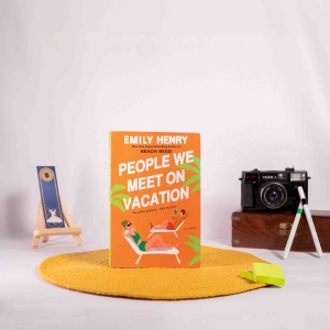 Buy People We Meet On Vacation by Emily Henry