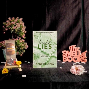 Buy Twisted Lies by Anna Huang Online in India with Bookbins